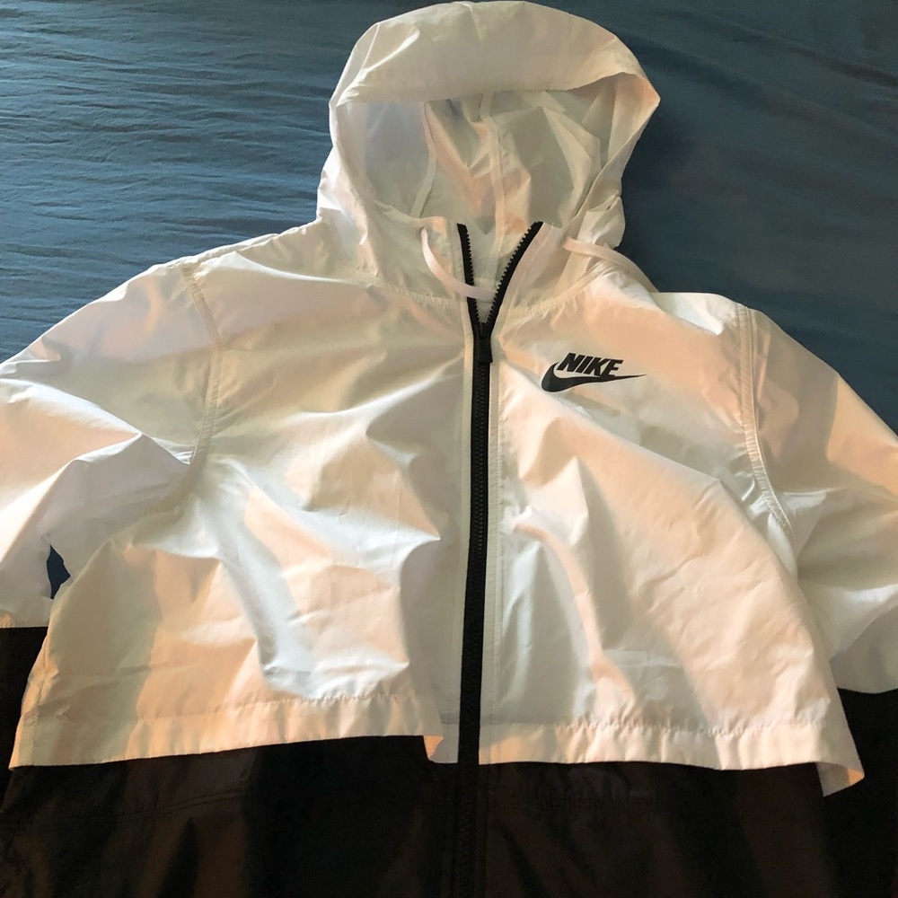 nike windbreaker